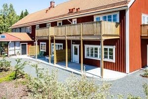 Lantligt radhus med uteplats & nyskick